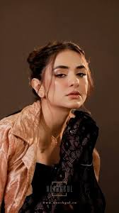 Yumna Zaidi's inappropriate poses in latest shoot disappoints fans