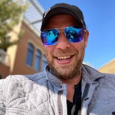 Malcolm Dingle's Instagram, Twitter & Facebook