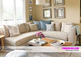 Bej Renkler Kucuk Salonlarla Birlikte Guzel Bir Dekoratif Ortam Saglarlar Buradaki Kose Koltukla Small Living Rooms Small Living Room Design Livingroom Layout