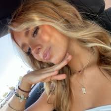 SIENNA (@berry.sienna)