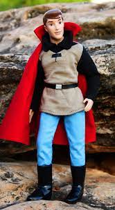 Aprovechando las rebajas de Disney Store me compré al príncipe Felipe por  cinco euritos. No me gustaba nada el traje de brilli b… | Príncipe felipe,  Trajes, Compras