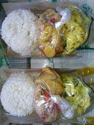 Nasi Ayam Suwir Woku Dan Oseng Putren Tahu