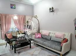 Ilustrasi hias rumah sempit jadi super cantik wanita ini kongsi cara deko ini dipetik dari blog. Gara Gara Mengidam Wanita Ini Ubah Deko Ruang Tamu Kepada Pink Grey Hias My