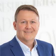 8 years ago I tagged along with my dad to one of his trade shows. Who…