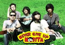 Sejak berdiri tahun 1997, marjinal sudah beberapa kali berganti personel. Download Lagu Indie Pop Punk Bandung