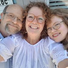 Dana Shook's Instagram, Twitter & Facebook