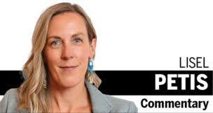 Donna Simmonds's Instagram, Twitter & Facebook