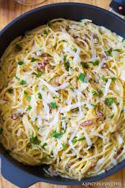 Creamy One Pot Spaghetti Carbonara Aspicyperspective Com Carbonara Recipe Pasta Dishes Spaghetti Carbonara Recipe