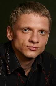 Его карьера началась, как сам он шутил, еще в школе. Aleksandr Shalyapin Filmy S Akterom Biografiya Skolko Let