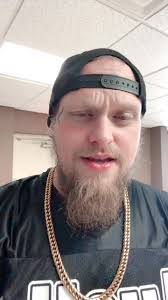 Scott Gravlee's Instagram, Twitter & Facebook