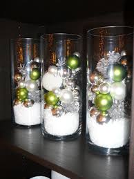 Pinas Adornos Y Sales De Epsom Jarrones De Navidad Decoraciones De Navidad Al Aire Libre Manualidades Navidenas