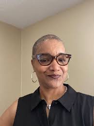 Deidre Thomas's Instagram, Twitter & Facebook