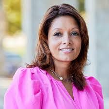 Cindy Lapp's Instagram, Twitter & Facebook