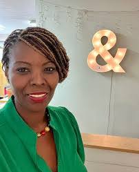 Paula Hickman's Instagram, Twitter & Facebook