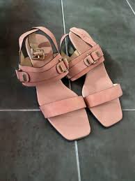 Get contact details & maps for shopping i had the worst experience ever on charles keith. Charles Keith Pink Heels Women S Fashion Shoes On Carousell
