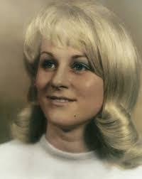 Ellen Stull's Instagram, Twitter & Facebook