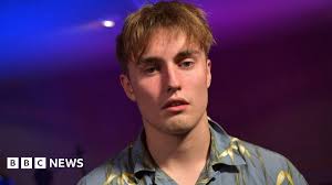 Sam Fender urges people to buy The Big Issue amid Covid-19 surge