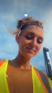 Send allllll the water & liquid IV 🙌🏻😅 Your local grade  checker/laborator 😂 first time in the field and of course it was the  hottest summer