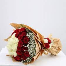 The black tulip flower is a classic and striking bloom that is graceful with a tall branch. Flower Delivery Qatar Best Online Flower Shop Doha Send Flowers To Qatar Black Tulip Flowers Qatar