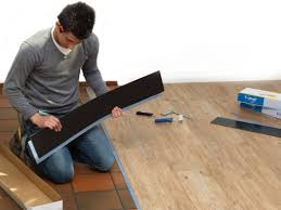 Pvc Polyvinylchlorid Als Bodenbelag Vinyl Planken Fliesen Legen Vinyl Fussboden