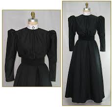 Servant S Black Dress Probably The Housekeeper S Victorian Maid Victorian Clothing Dresses