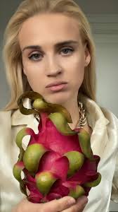 🐉Well dragon fruit is gross. I’m more of an apple kind of guy.  @aerialresupplycoffee #coffee #asmr #coffeerecipes #reviews #kalanta  #coffeelady #dragonfruit #barista #drink #tryit #tryitordiet ...