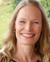 Nicole Solomon's Instagram, Twitter & Facebook