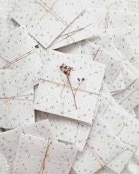 Sebuah undangan pernikahan tak seharusnya serumit yang anda bayangkan. Inspirasi Contoh Undangan Pernikahan Unik Dan Simple