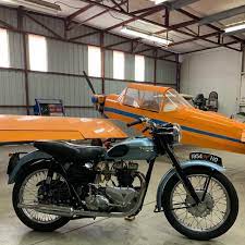 Bryan Thompson On Instagram I Got To Check Out This 1954 Triumph Today Super Clean Bike Preunit Triumphmotorcycl Triumph Bikes Triumph Motorcycles Triumph