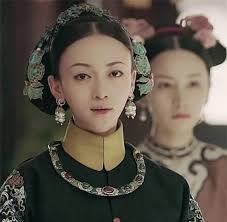 Xác ướp nữ hoàn chỉnh được tìm thấy trong lăng mộ Càn Long, mặc áo vàng và  mỉm cười, danh tính thực sự được tiết lộ