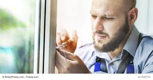 Solche maßnahmen werden selten genehmigt, wenn die nachbarn nicht zustimmen. Was Tun Wenn Das Fenster Zum Sanierungsfall Wird Verbraucherzentrale De