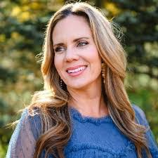 Shannon Ebersole's Instagram, Twitter & Facebook