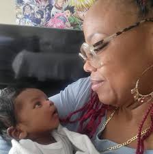 Birthday shoutout to the best Mommy in the world! 🎂 If you know her, you  know how kind, pleasant, and always willing to serve others she is. Show  her some love for