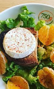 Recette Salade Au Fromage De Rocamadour A La Clementine 750g Recette Salade Au Fromage Nourriture Delicieuse Recette Salade