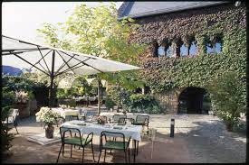 It is assumed that it was erected in the late 10th according to current research, the house was built as a family residence of the greiffenclau family, the heirs of the lords of winkel, whose pedigree can. Graues Haus Bietet Fertiges Konzept Bochmann Stiftung Sucht Kaufer Mit Herz Fur Den Rheingau Deine News Und Aktuelle Nachrichten Fur Wiesbaden News Stories Lokales Film Fernsehen Lifestyle Musik Events Schwerpunkt Special