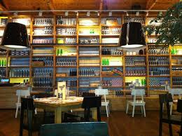 Valorisation Epicerie En Decor Avec Jeu De Lumiere Couleurs Jeux De Lumiere Decoration Jeux