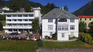 Opplev kulturbyen bergen på en praktisk og rimelig måte! Hotels And Camping In Balestrand