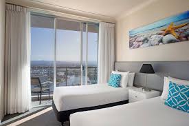 I have tried to give a cross section of apartments including 3 star, 3½ star, 4 star, 4½ star and 5 star. Mantra Towers Of Chevron Surfers Paradise 3 Bedroom Apartment Bedroom 2 Picture Of Mantra Towers Of Chevron Surfers Paradise Tripadvisor