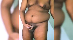 Fetter bär masturbt beim pornogucken