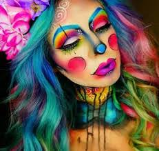 Mainhia Vang's Instagram, Twitter & Facebook