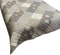 Da ein sofaüberwurf die komplette couch bedeckt, nimmt dieser auch einen dementsprechend weiß ist die farbe der reinheit und unschuld; Tagesdecke Sofauberwurf 240x220 Cm Grau Weiss Kaufland De