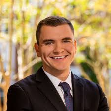 I'm so honored to receive the Chicago office 2024 KPMG Employee Award of  Distinction! Thank you to my amazing colleagues for your continued support. 