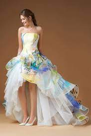 Di colorato mi voglio vestire! Pin Su Abiti Da Sposa Wedding Gowns