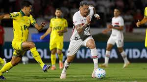 Luciano brilha de novo, São Paulo vence Mirassol mesmo longe do Morumbis e diminui pressão sob Roger Machado