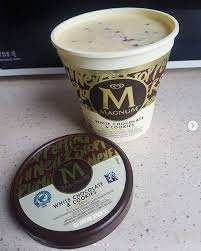 Magnum White Chocolate Cookies This Is Definetely One Of My Favourite Ice Creams For Now Magnum Ice Cream White Chocolate Cookies White Chocolate Oreos