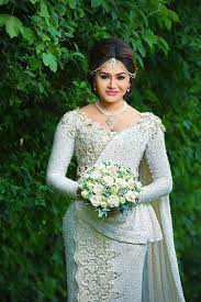 Salon Nisuki Sparkly Wedding Dress Bridal Lehenga Red Bridesmaid Saree