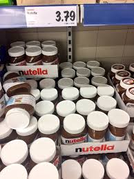 La pagina ufficiale di chi ama la qualità e sa riconoscerla, di chi sa come risparmiare senza. Holger Zschaepitz On Twitter Good Morning From Berlin Where The Famous Nutella Is 20 Cheaper At Lidl Than In The Home Country Of The Chocolate Spread At Lidl Italia Https T Co Aimgrvdwzu