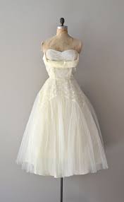 Vintage 50s Wedding Dress Strapless 50s Dress Great For Lorraine Something Very Fitted On Top And Full Wedding Dresses 50s Wedding Dresses Strapless Dresses
