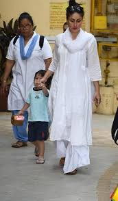 Kareena Kapoor Khan And Saif Ali Khan Celebrated Holi Along With Their Son Taimur Ali Khan Kareena Kapoor Taimur Ali Khan Saif Ali Khan