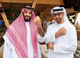 محمد بن سلمان يستقبل ولي عهد الكويت في الرياض. Ø³Ø¨Ø¨ Ø§Ù„Ø£Ø³ÙˆØ±Ø© Ø§Ù„Ø­Ù…Ø±Ø§Ø¡ ÙÙŠ Ø£ÙŠØ¯ÙŠ ÙˆÙ„ÙŠ Ø§Ù„Ø¹Ù‡Ø¯ Ø§Ù„Ø£Ù…ÙŠØ± Ù…Ø­Ù…Ø¯ Ø¨Ù† Ø³Ù„Ù…Ø§Ù† ÙˆØ¶ÙŠÙÙ‡ Ø§Ù„Ø´ÙŠØ® Ù…Ø­Ù…Ø¯ Ø¨Ù† Ø²Ø§ÙŠØ¯ Ù…Ø¬Ù„Ø© Ø±Ø¬ÙŠÙ…